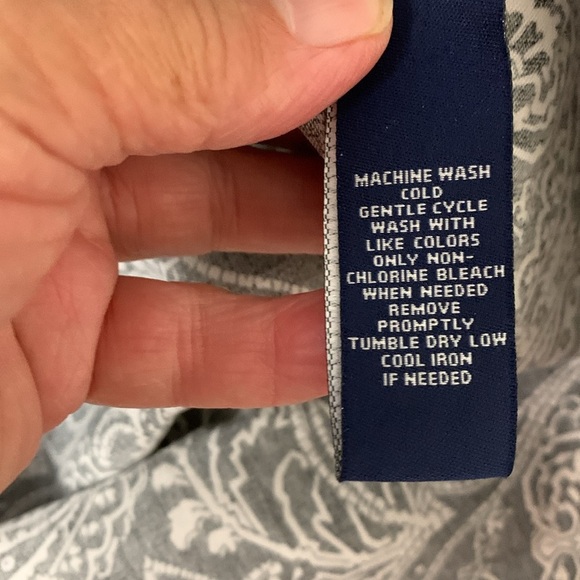 Chaps Petite NWOT Black & White, Long Sleeve, No Iron, Button Up Blouse - Picture 5 of 11